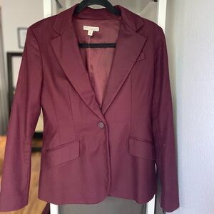 Merlot Color Eva Mendez size 6 tailored fit blazer.
